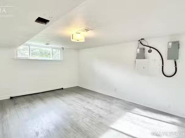 Condo for rent in Toronto—St. Paul's, Toronto