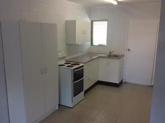 Apartment for rent in Hermit Park, Queensland