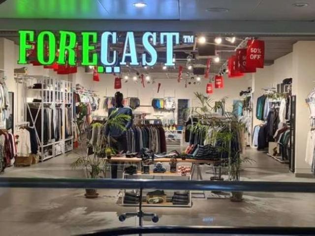 Commercial for sale in Faisalabad, Islamabad Capital Territory