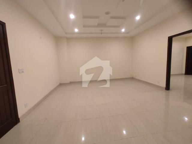 Commercial for sale in لاہور, لاہور ڈویژن