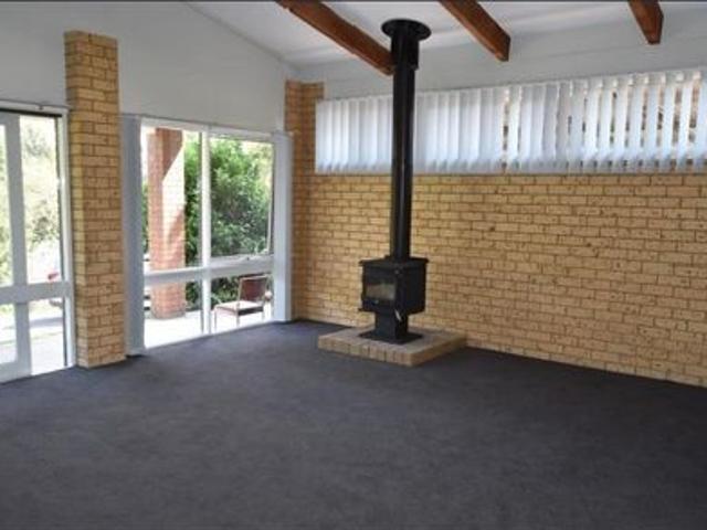 House for rent in Yallourn, Victoria