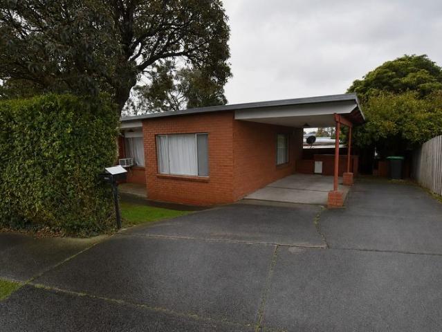 Apartment for rent in Newborough, Victoria