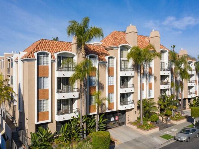 Room for rent in Canoga Park, California