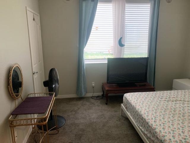 Room for rent in Lancaster, California