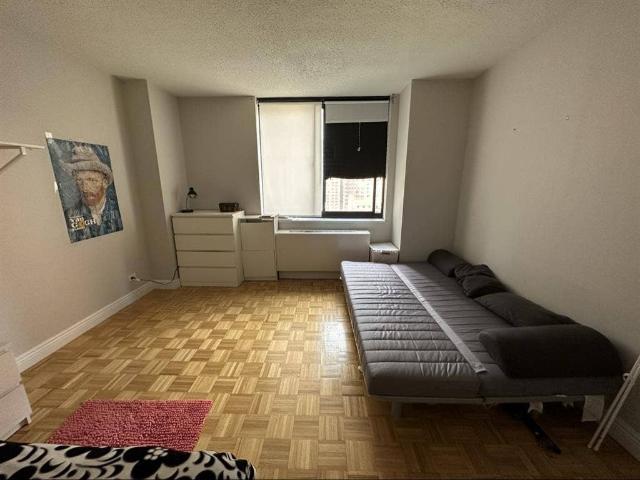 Room for rent in Arverne, New York