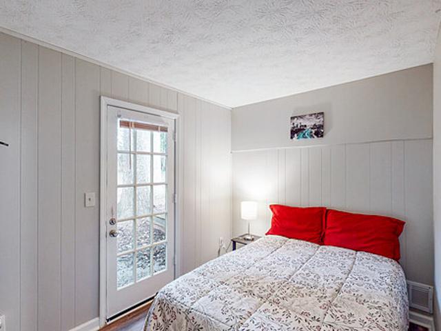 Room for rent in Pine Lake, Georgia