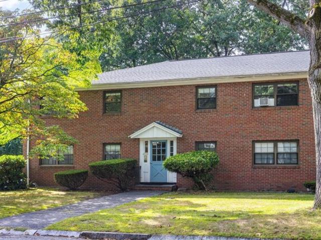 Condo for sale in Wakefield, Middlesex County