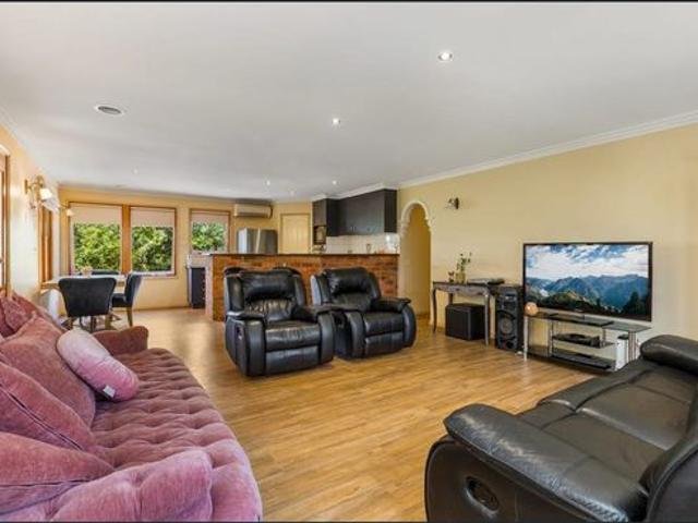 House for rent in California Gully, Bendigo