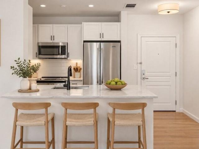 Condo for sale in Repton Place, Watertown
