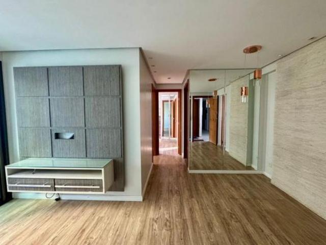 Apartamento venda em Região Geográfica Imediata do Distrito Federal, Região Integrada de Desenvolvimento do Distrito Federal e Entorno