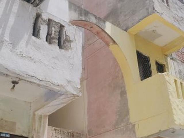 Flat for sale in Sector A-6, Delhi