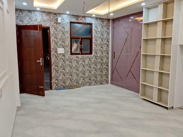 Flat for sale in Chhattarpur, Delhi