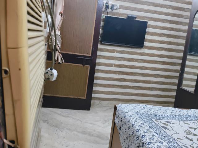 Flat for sale in South West Delhi, Deri