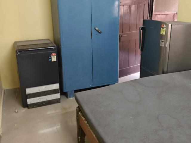 Flat for sale in South West Delhi, Deri
