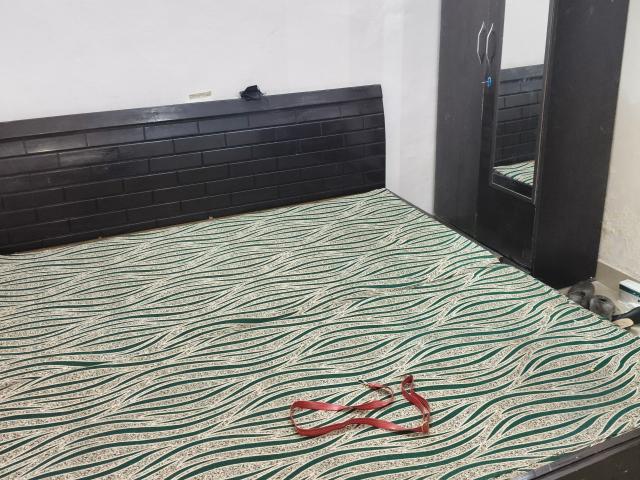 Flat for sale in South West Delhi, Deri