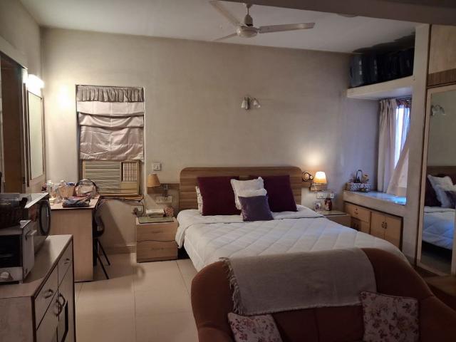Flat for sale in Ghorpuri, Pune