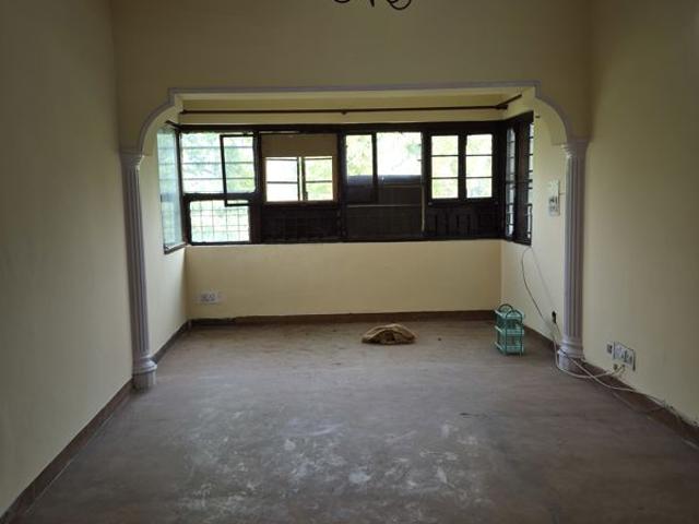 Flat for sale in Mayur Vihar, Delhi