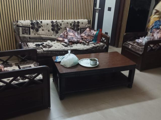 Flat for sale in Trilok Puri, Delhi