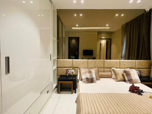 Flat for sale in Naupada, Thane