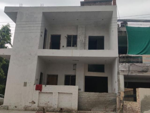 House for sale in Hariana
