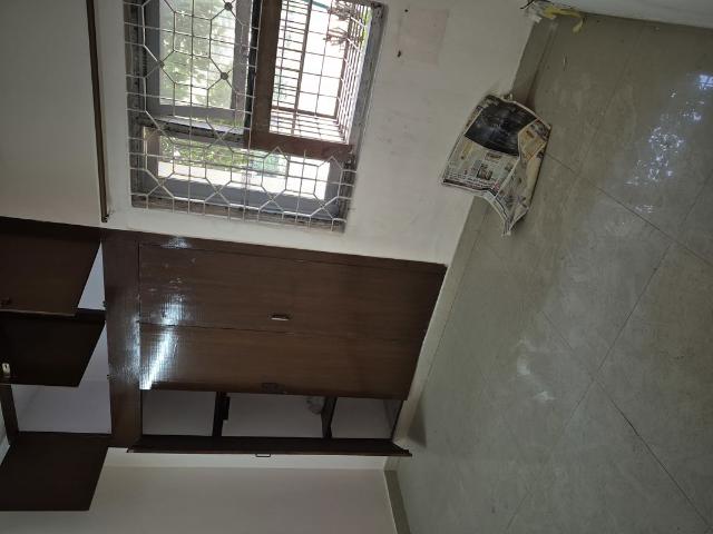 Flat for sale in Mayur Vihar, Delhi