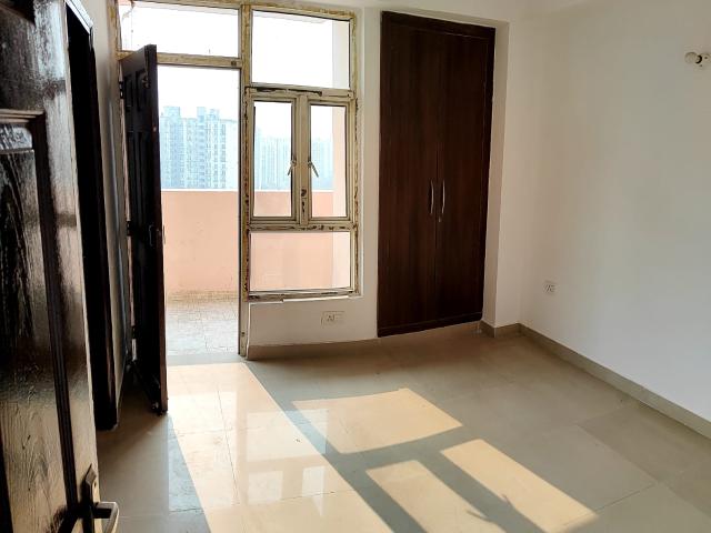 Flat for sale in Noida, Gautam Buddha Nagar