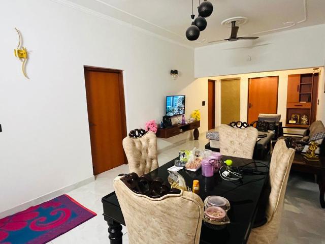 Flat for sale in Arun Vihar, Noida