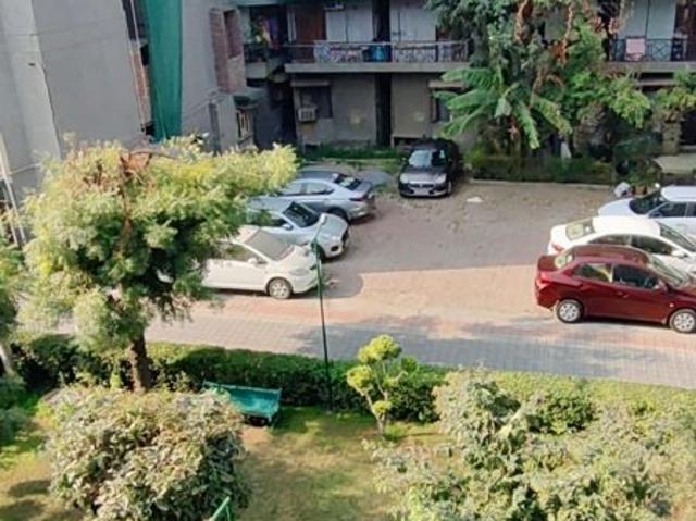 Flat for sale in East Delhi, Deri