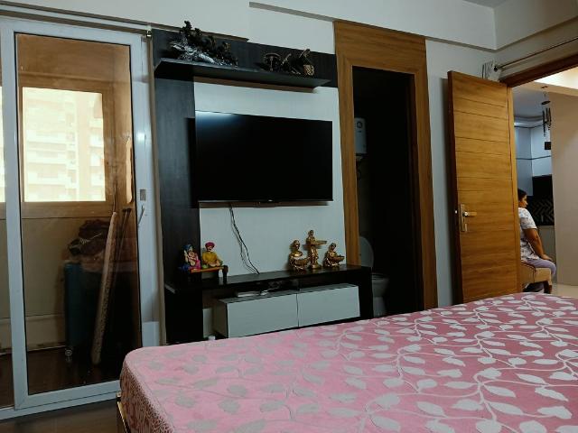 Flat for sale in Mayur Vihar, Delhi