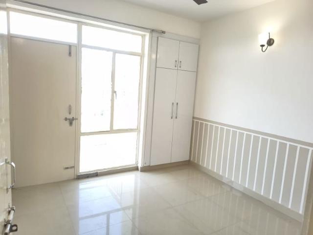 Flat for sale in Amstoria, Gurugram