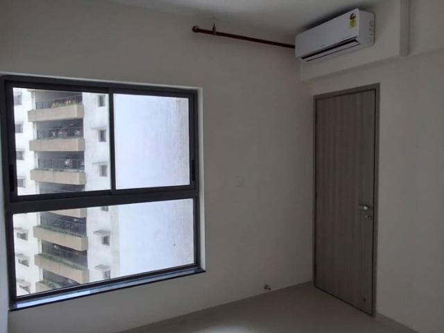 Flat for sale in Rustomjee Azziano, Thane