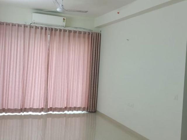 Flat for sale in Seawoods Mall Complex, Navi Mumbai
