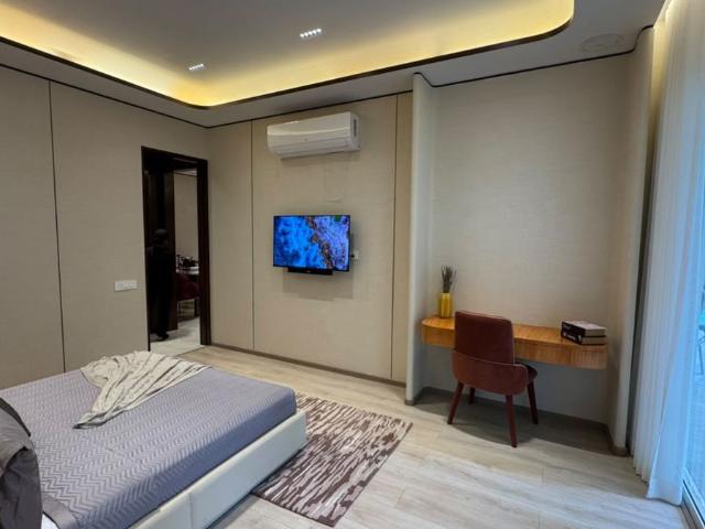 Flat for sale in Sion East, Mumbai City District