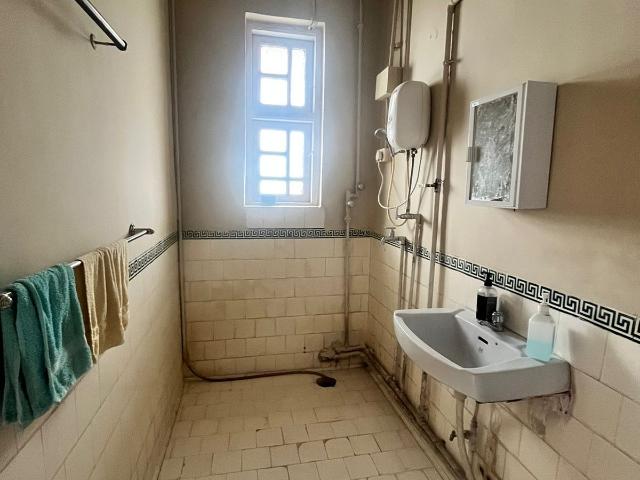 Flat for sale in Colaba, Mumbai City District