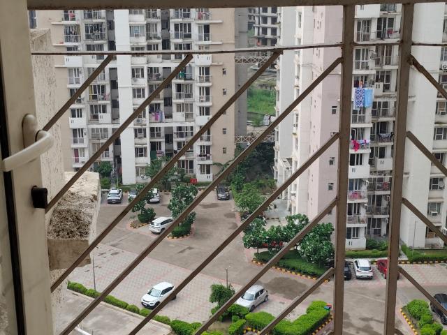 Flat for sale in Garhi, Noida