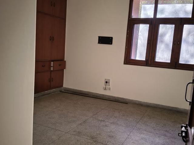 Flat for sale in East Delhi, Deri