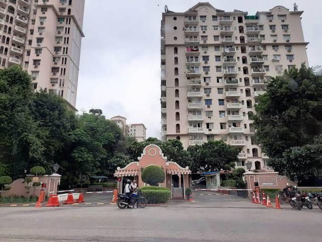 Flat for sale in DLF 5, Gurugram