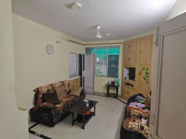 Flat for sale in East Delhi, Deri