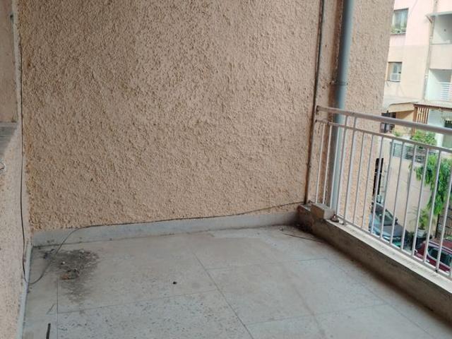 Flat for sale in Sarita Vihar, Delhi