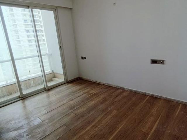 Flat for sale in Malad East, Mumbai Suburban District