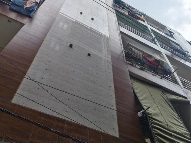Flat for sale in Om Vihar V, Delhi