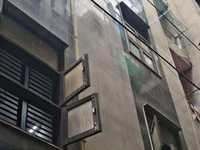 Flat for sale in Om Vihar V, Delhi