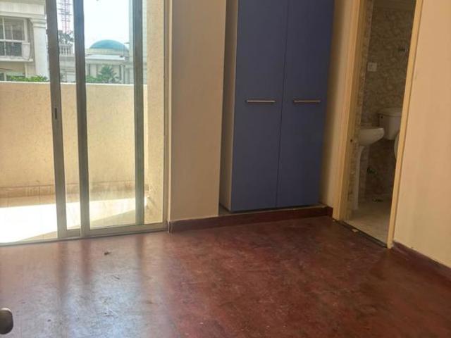 Flat for sale in Shahdara, Noida