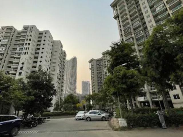 Flat for sale in Valley View Estate, Gurugram