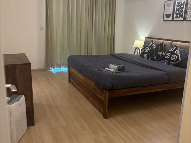 Flat for sale in DLF 5, Gurugram
