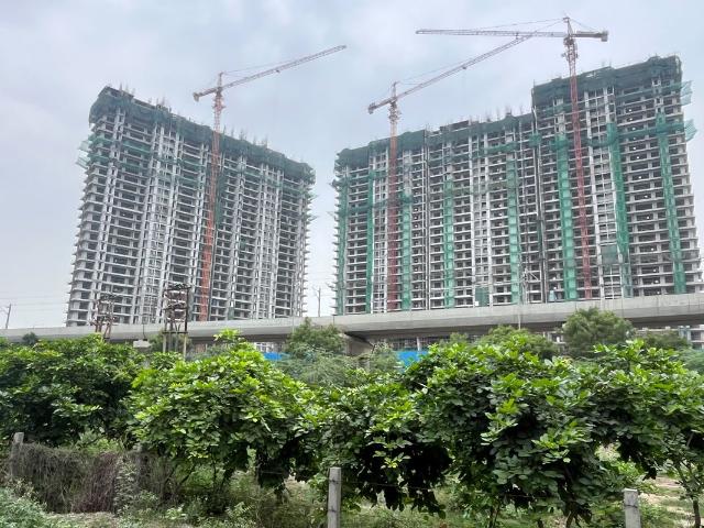 Flat for sale in Jhatta, Noida