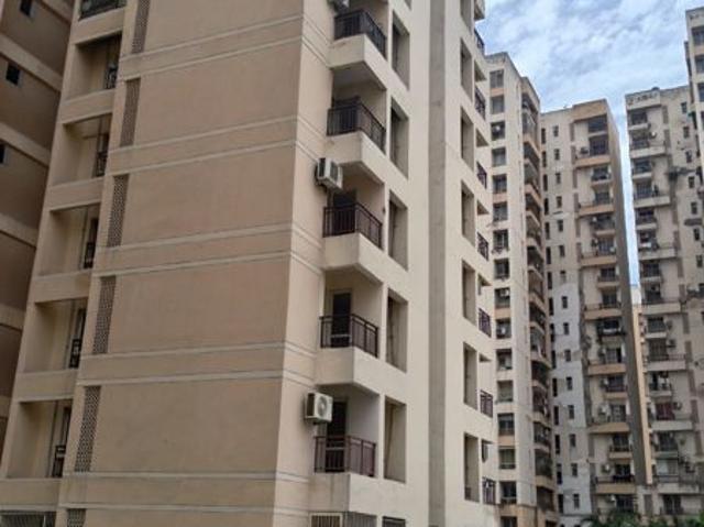 Flat for sale in Kosmos, Noida