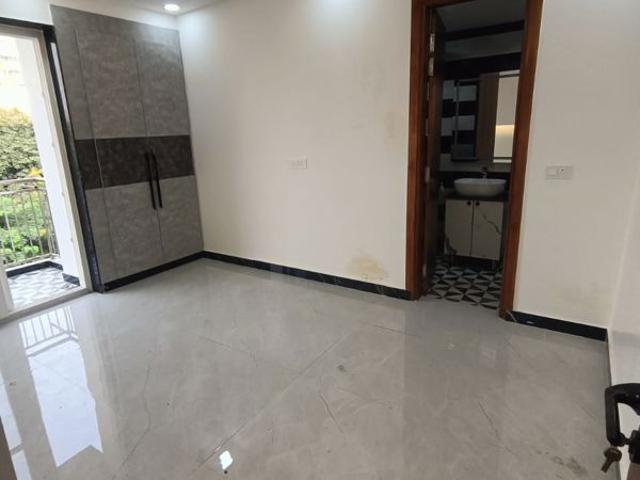 Flat for sale in South West Delhi, Deri