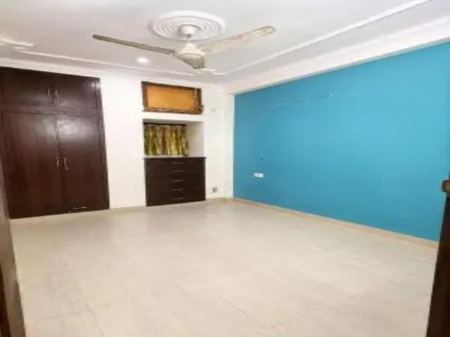 Flat for sale in East Delhi, Deri