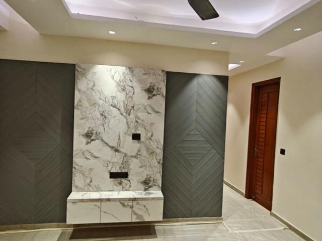 Flat for sale in South West Delhi, Deri